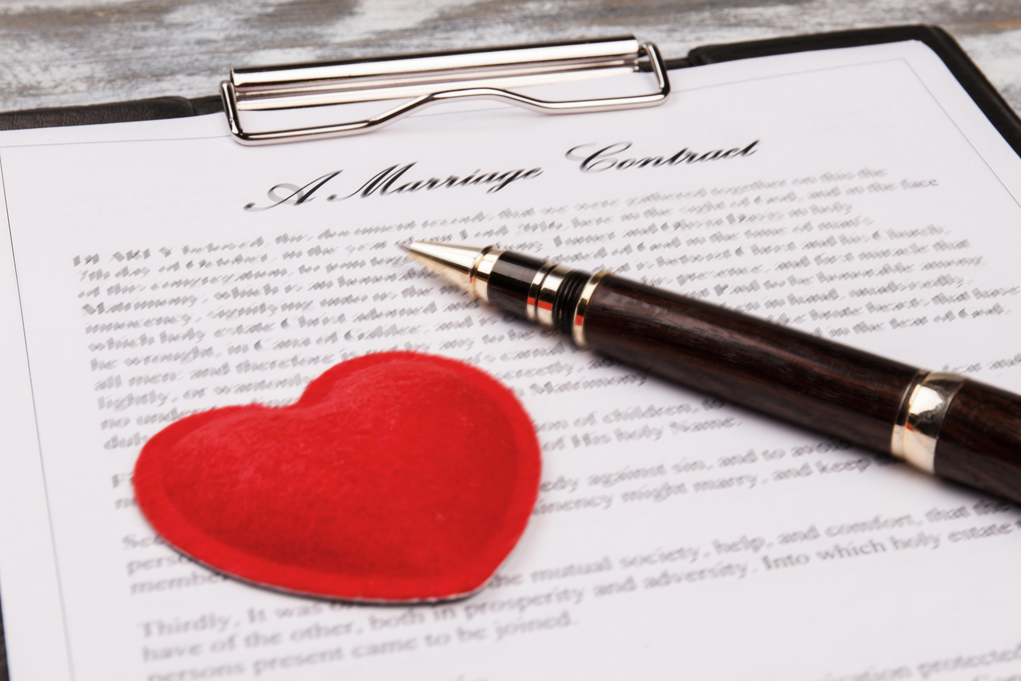 Read more about the article Avoid These Common Prenuptial Agreement Mistakes