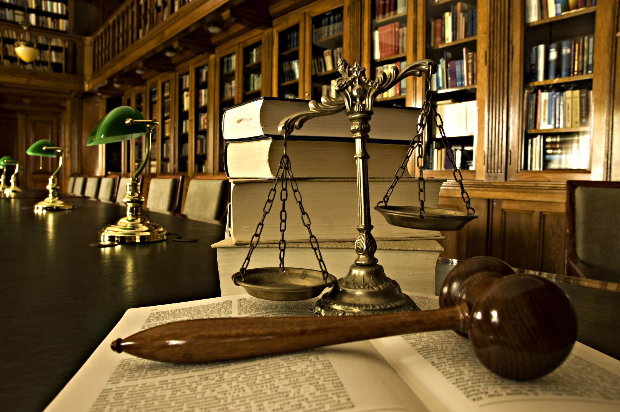 Read more about the article 5 Mistakes to Avoid When Hiring A Lawyer